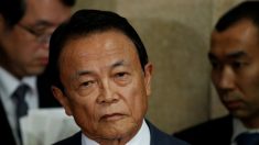 麻生金融相、ゆうちょ限度額の撤廃論をけん制　運用難を懸念